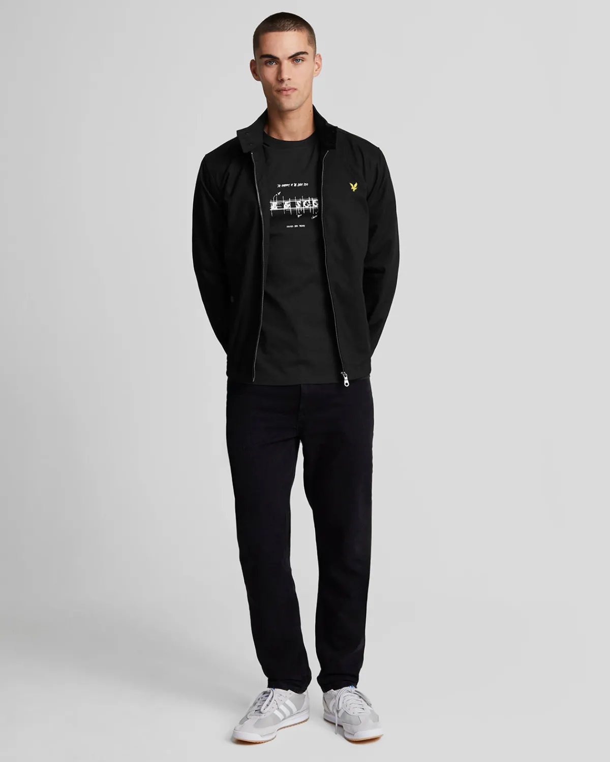 anatomie_der_schrift_grafik_tshirt_1-1.webp Lyle & Scott T-shirts<Anatomie der Schrift Grafik T-Shirt JetBlack