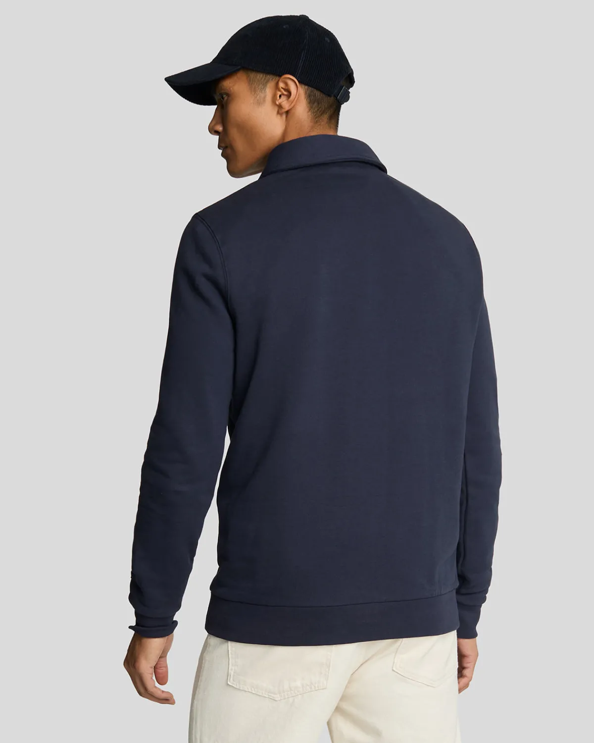 bestickter_pullover_mit__reiverschluss_und_kragen_1-1.webp Lyle & Scott Drehbuchsticke<Bestickter Pullover mit 1/4 Reißverschluss und Kragen DarkNavy/Cove