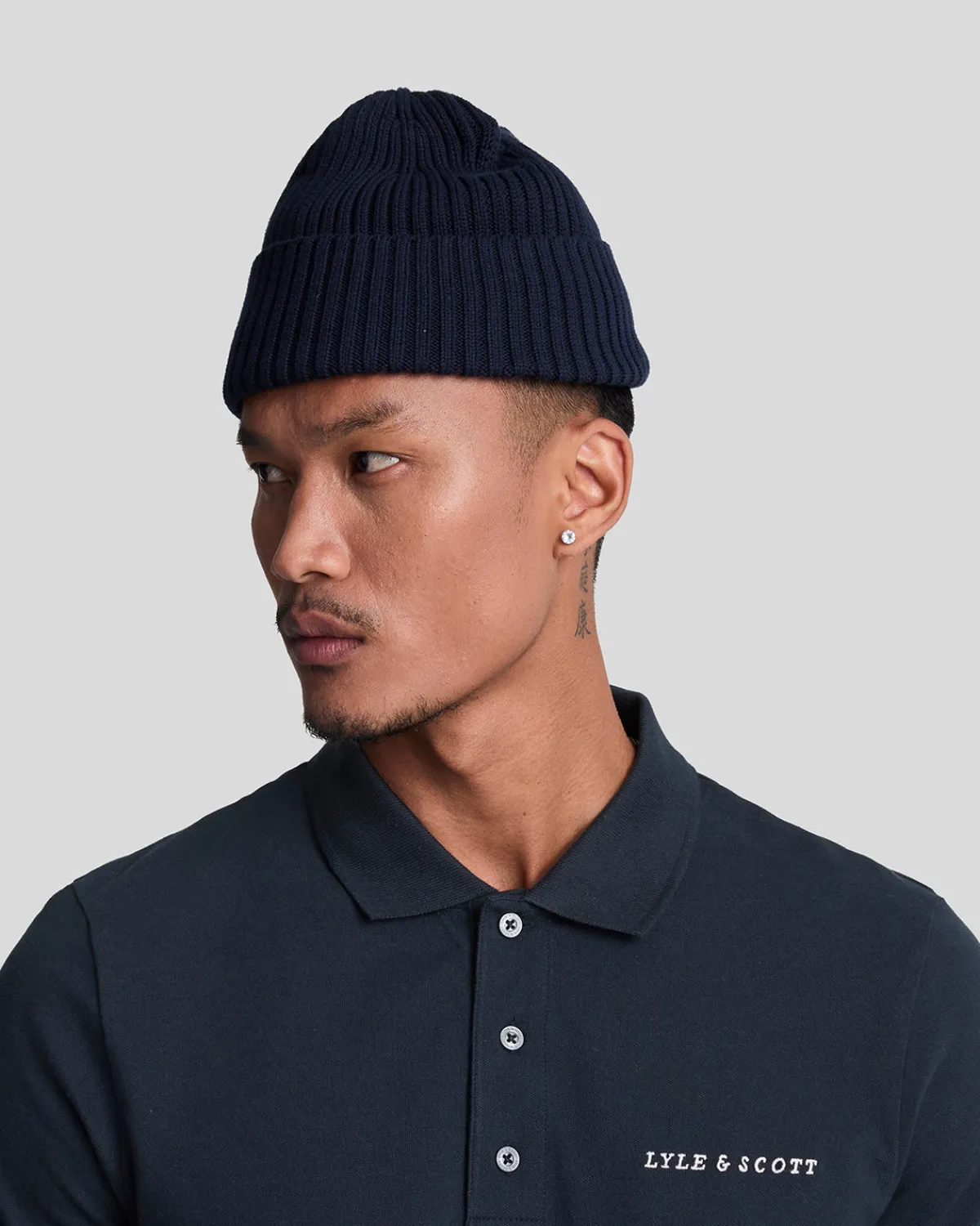 besticktes_polohemd_3-3.webp Lyle & Scott Drehbuchsticke | Polohemden<Besticktes Polohemd DarkNavy/Cove
