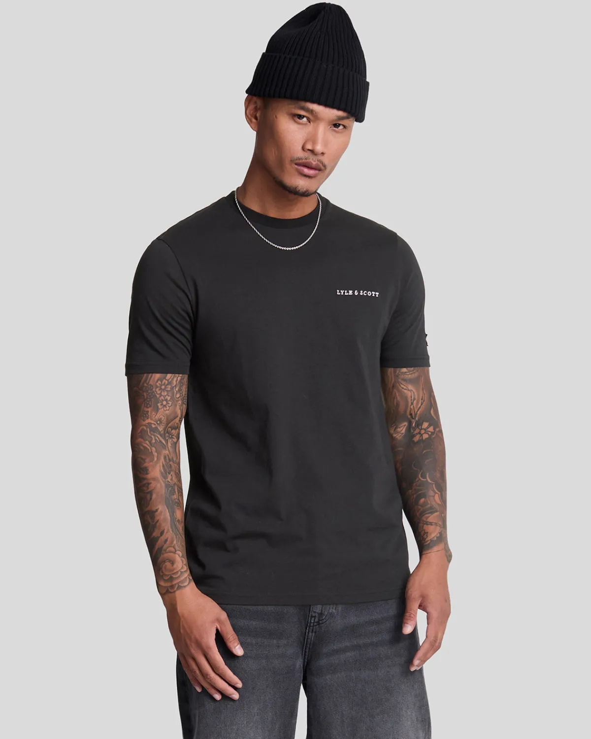 besticktes_tshirt_0.webp Lyle & Scott Drehbuchsticke | T-shirts<Besticktes T-Shirt JetBlack/White