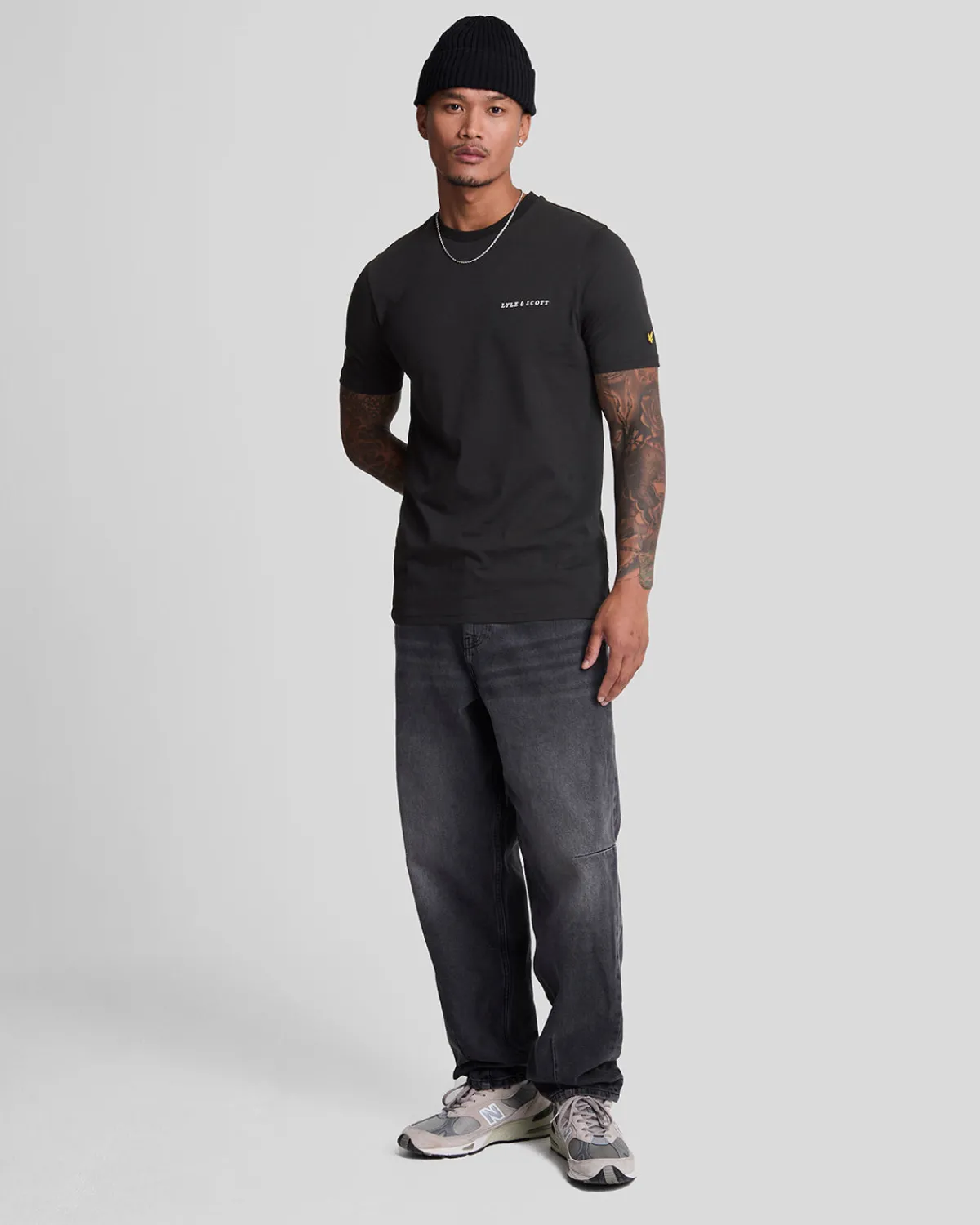 besticktes_tshirt_1.webp Lyle & Scott Drehbuchsticke | T-shirts<Besticktes T-Shirt JetBlack/White