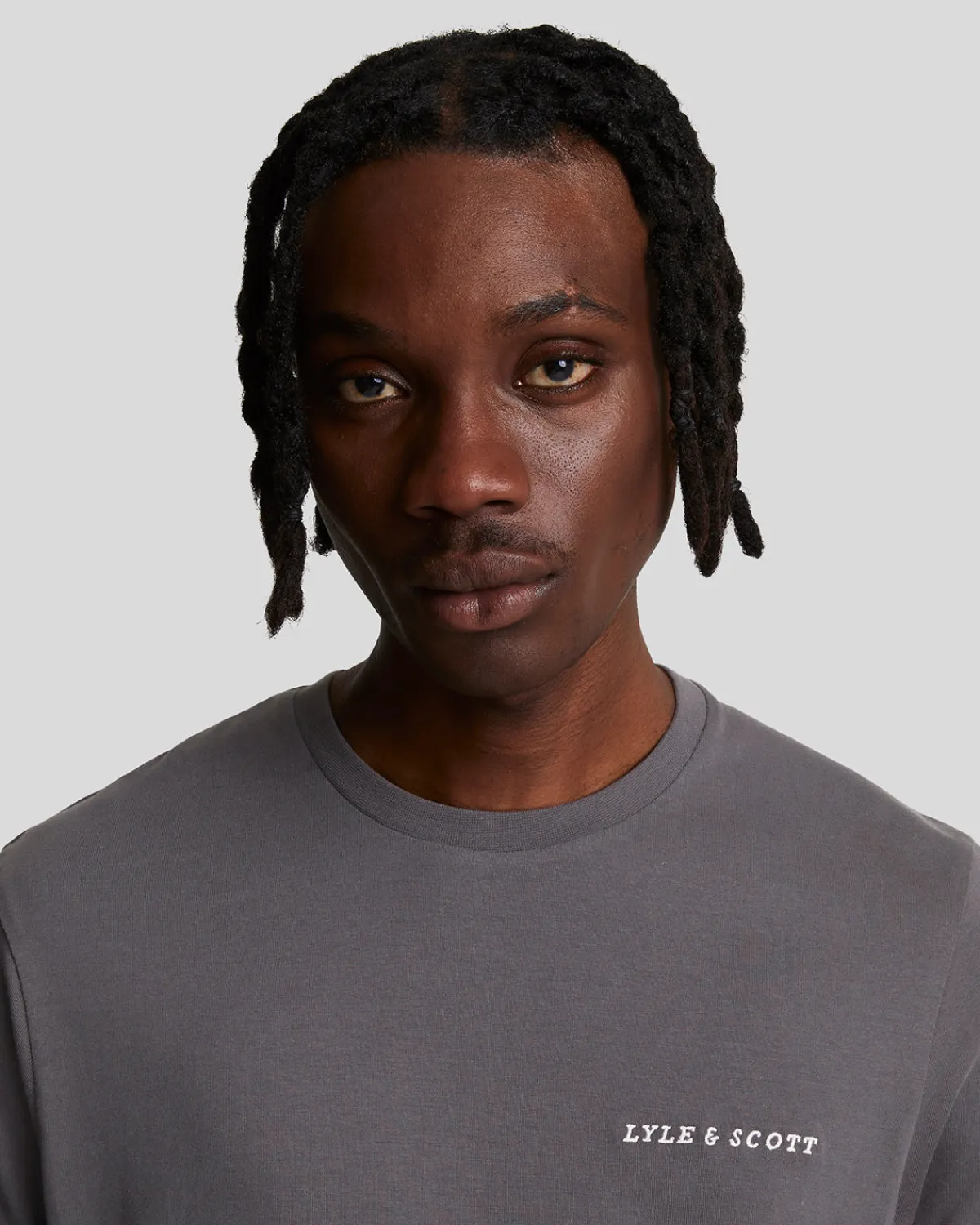 besticktes_tshirt_3-1.webp Lyle & Scott Drehbuchsticke<Besticktes T-Shirt Gunmetal/Cove