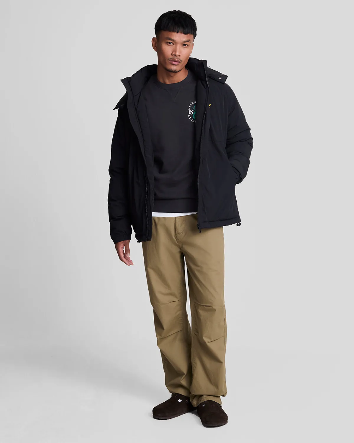 distel_flora_bedrucktes_sweatshirt_mit_rundhalsausschnitt_2.webp Lyle & Scott Vermächtnis | Sweatshirts<Distel Flora Bedrucktes Sweatshirt mit Rundhalsausschnitt Saddle