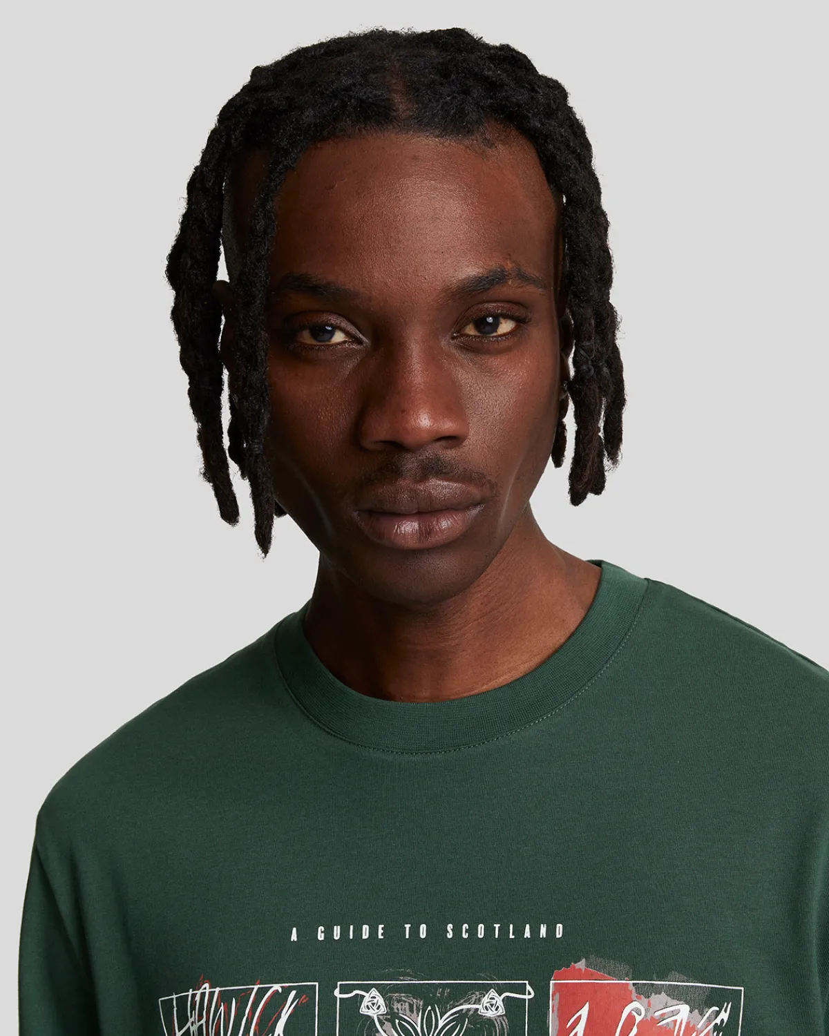 ein_fhrer_durch_schottland_grafik_tshirt_3-1.webp Lyle & Scott Vermächtnis | T-shirts<Ein Führer durch Schottland Grafik T-Shirt ArgyleTeal