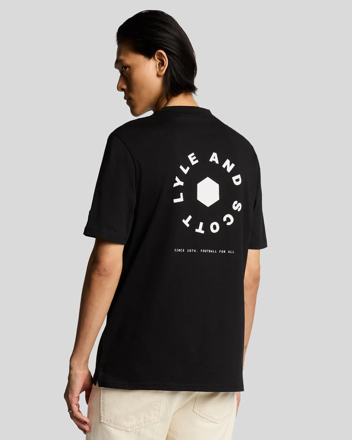 fuballrad_grafik_tshirt_0-1.webp Lyle & Scott Vermächtnis | T-shirts<Fußballrad Grafik T-Shirt JetBlack