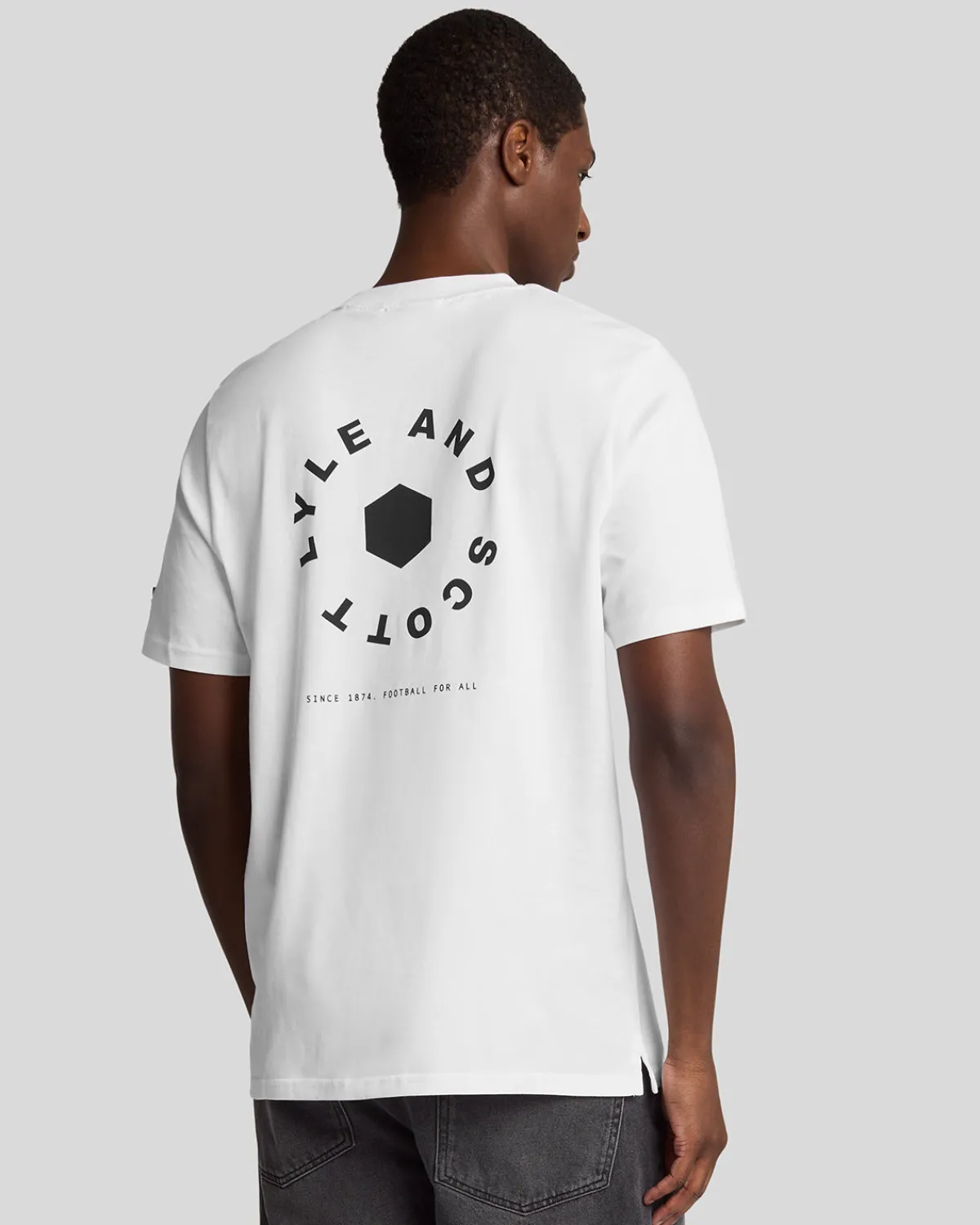 fuballrad_grafik_tshirt_0.webp Lyle & Scott Vermächtnis | T-shirts<Fußballrad Grafik T-Shirt White