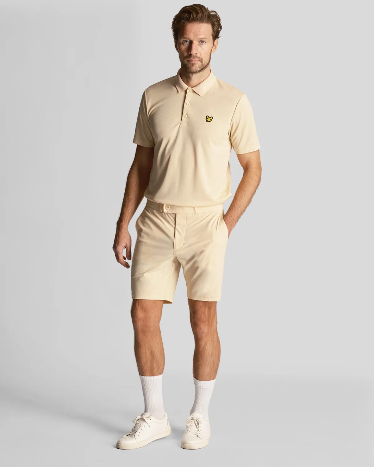 golf_airlight_shorts_1.webp Lyle & Scott Golf | Kurze Hosen<Golf Airlight Shorts Sanddüne