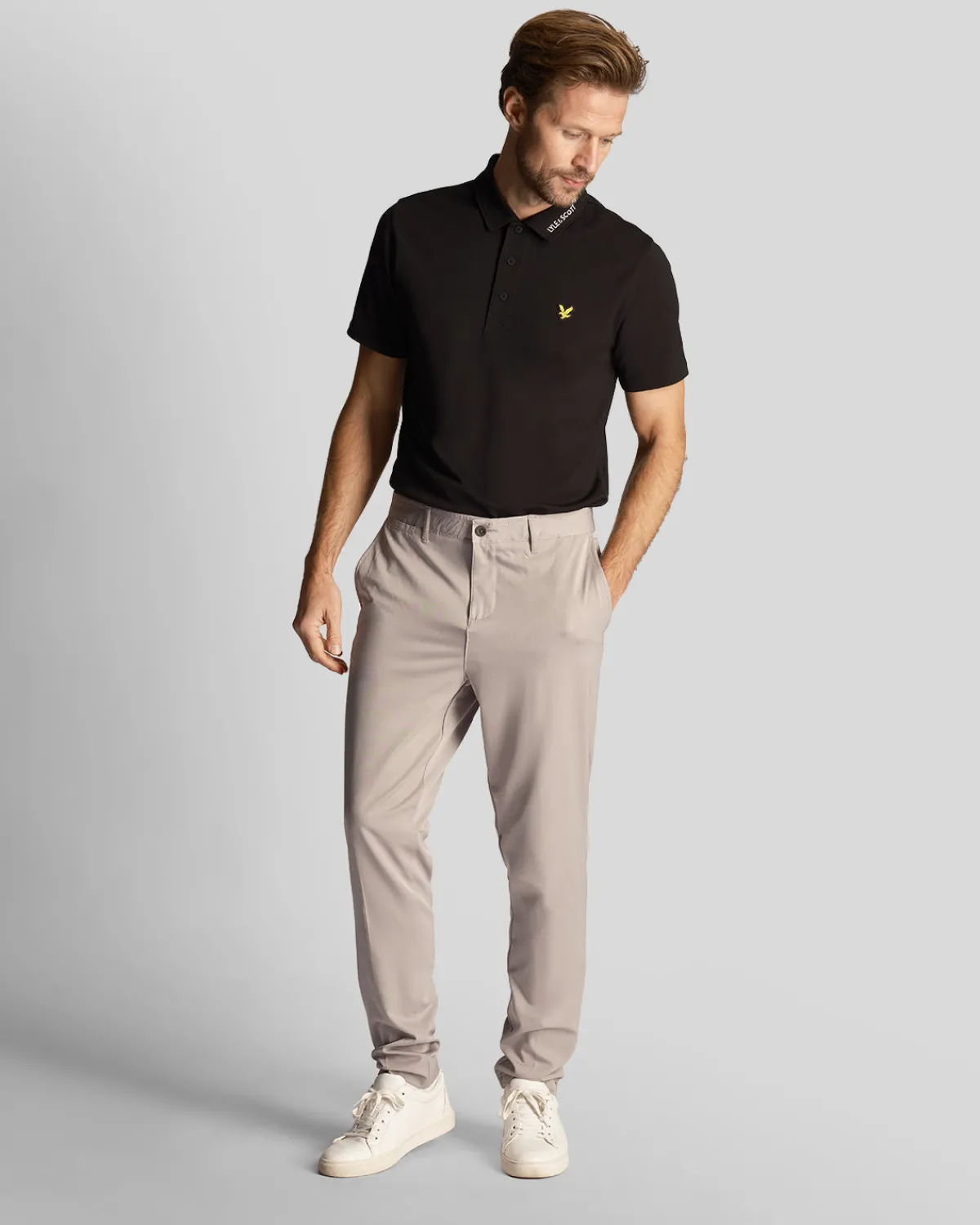 golf_kragen_logo_technisches_poloshirt_1.webp Lyle & Scott Golf | Polohemden<Golf Kragen Logo Technisches Poloshirt Pechschwarz
