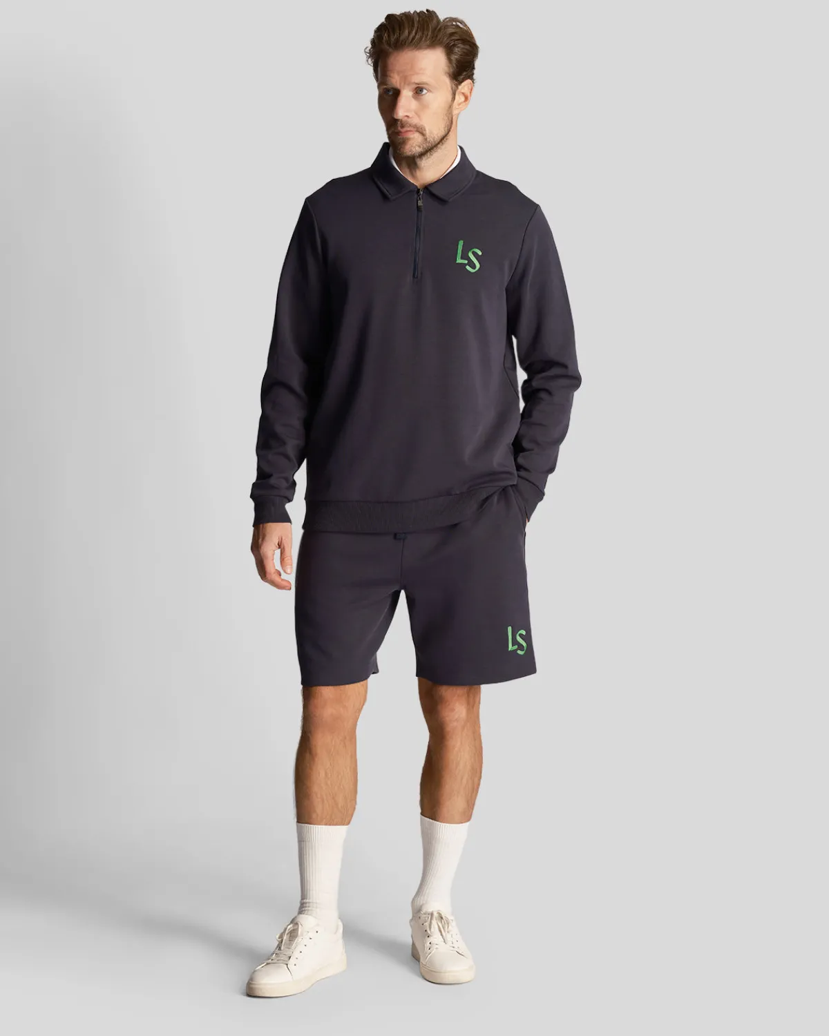 golf_ls_logo__zip_sweatshirt_1-1.webp Lyle & Scott Golf | Sweatshirts<Golf LS Logo 1/4 Zip Sweatshirt DunkleMarine