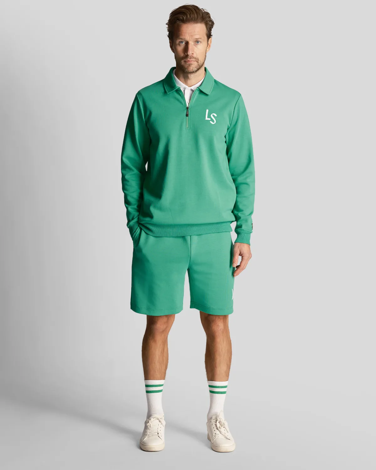 golf_ls_logo_sweat_shorts_0.webp Lyle & Scott Golf | Kurze Hosen<Golf LS Logo Sweat Shorts FairwayGreen