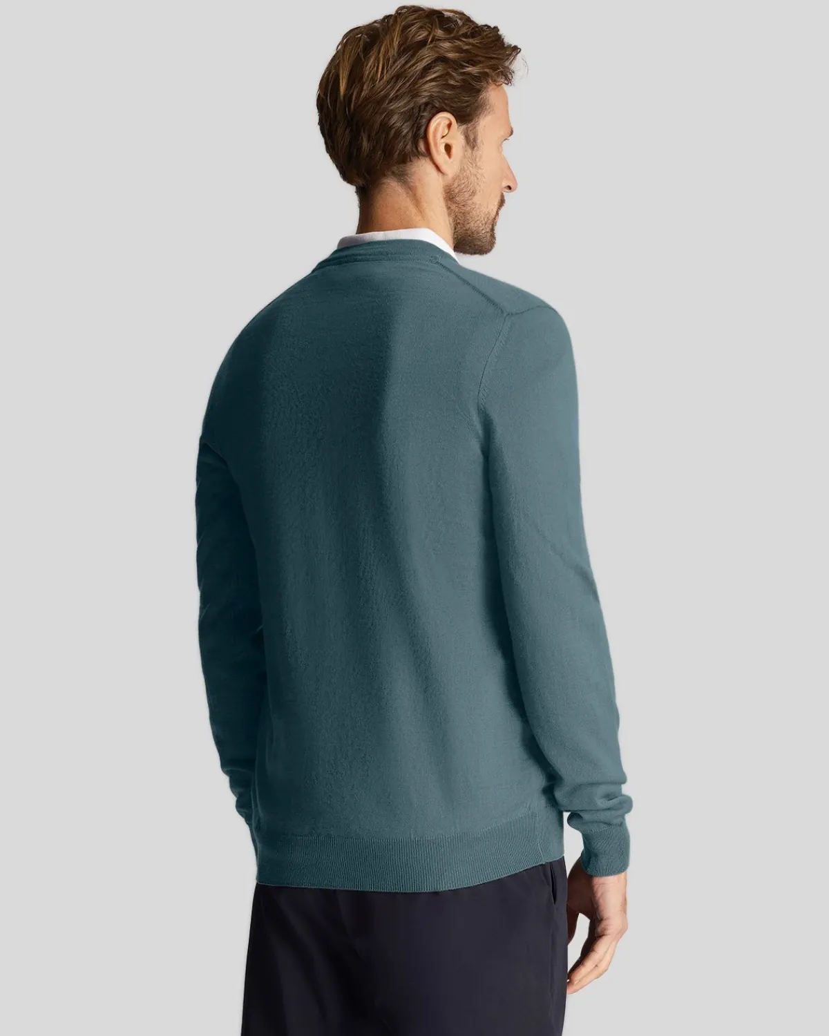 golf_vausschnitt_pullover_2-1.webp Lyle & Scott Golf | Pullover & Strickwaren<Golf V-Ausschnitt Pullover Eisenblau