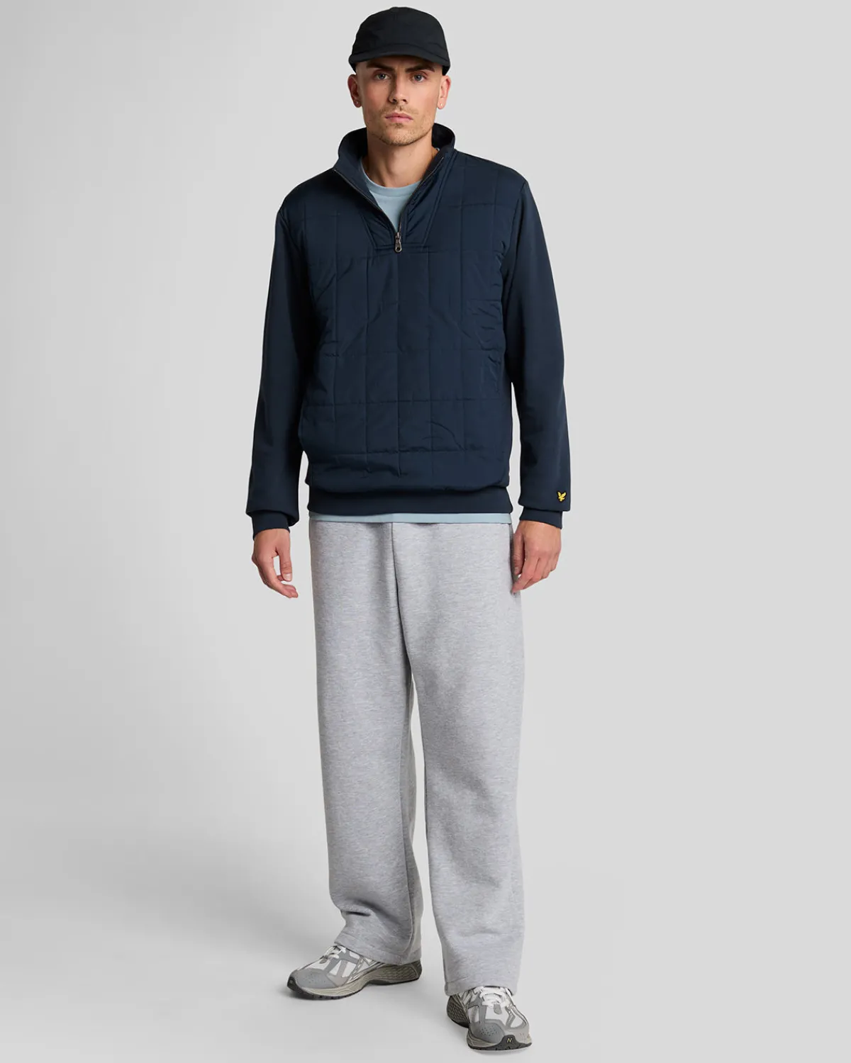hybrid_gestepptes__zip_sweatshirt_1-1.webp Lyle & Scott Vermächtnis | Sweatshirts<Hybrid gestepptes 1/4 Zip Sweatshirt MuddyNavy