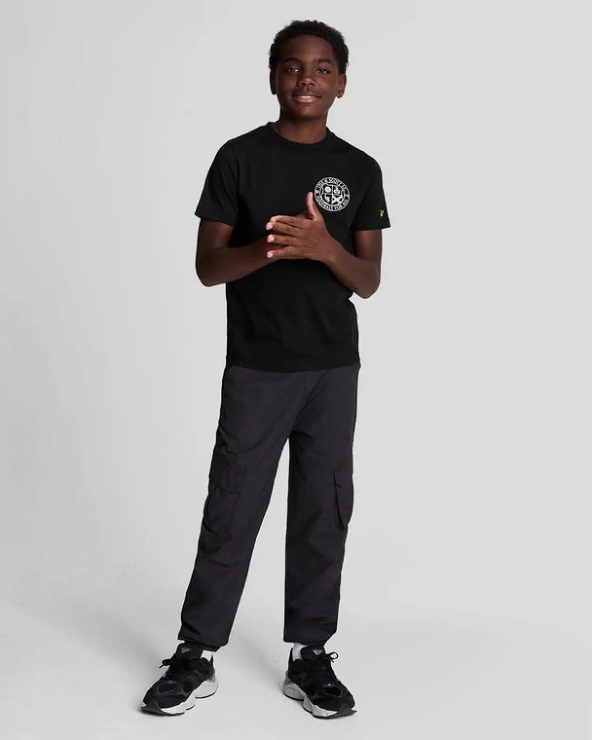 kinder_fuball_logo_tshirt_1.webp Lyle & Scott Kinder Polos & T-shirts<Kinder Fußball Logo T-Shirt JetBlack