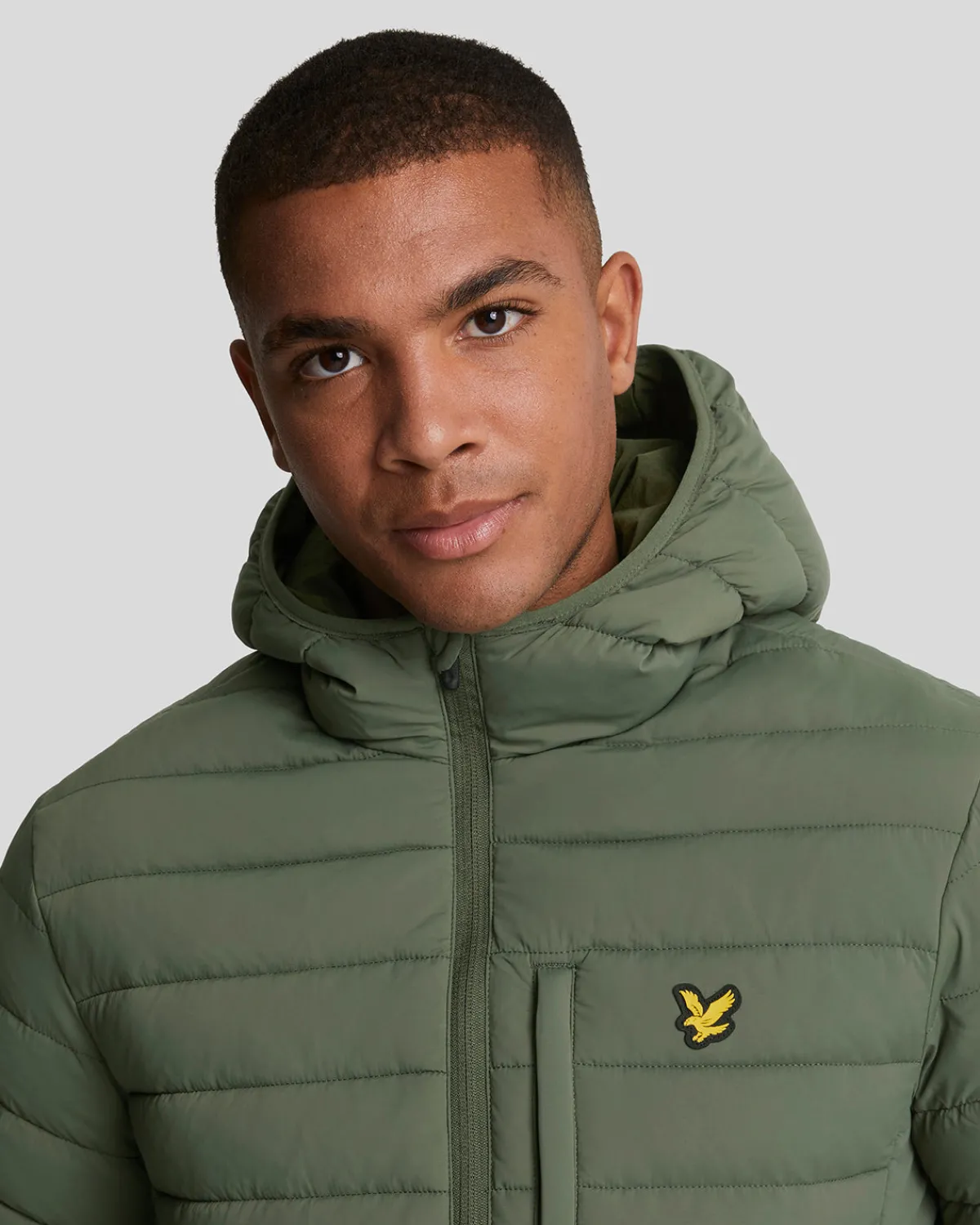 leichte_sport_stretch_steppjacke_3.webp Lyle & Scott Sportbekleidung<Leichte Sport Stretch Steppjacke CactusGreen
