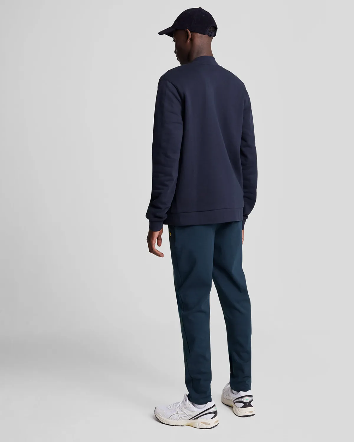 pintuck_interlock_jogger_2-1.webp Lyle & Scott Jogger<Pintuck Interlock Jogger DarkNavy