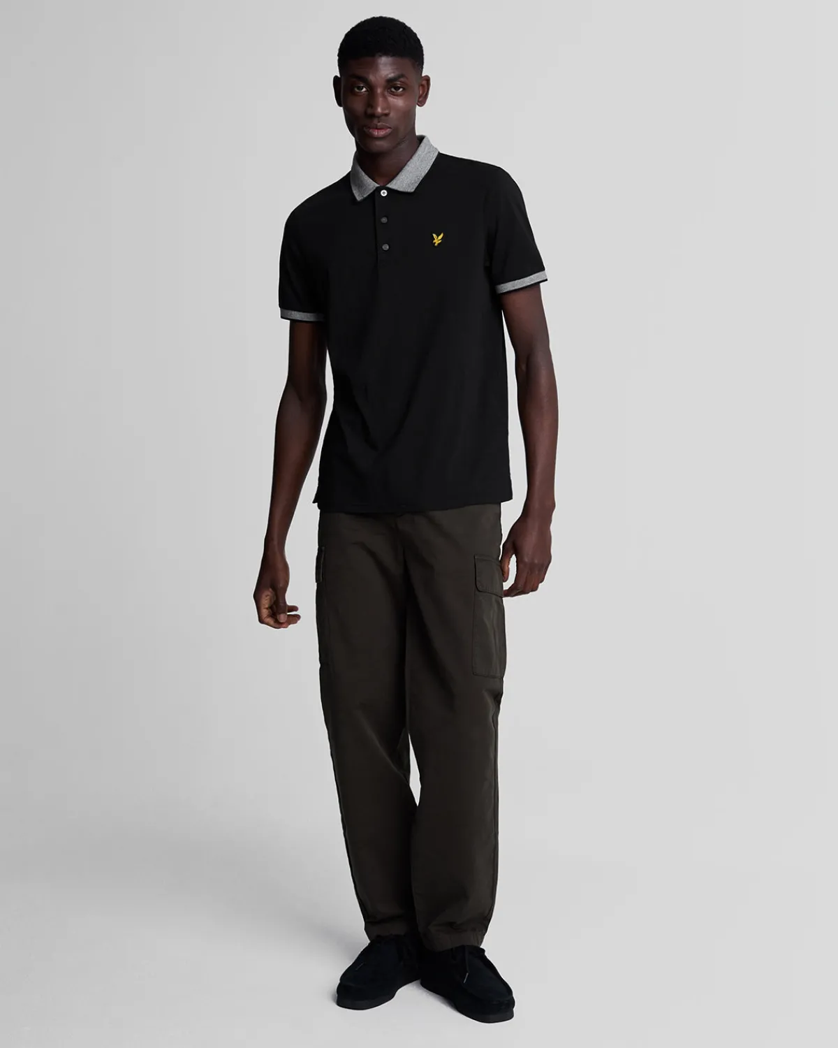 polohemd_mit_markenbesatz_1.webp Lyle & Scott Polohemden<Polohemd mit Markenbesatz JetBlack/White