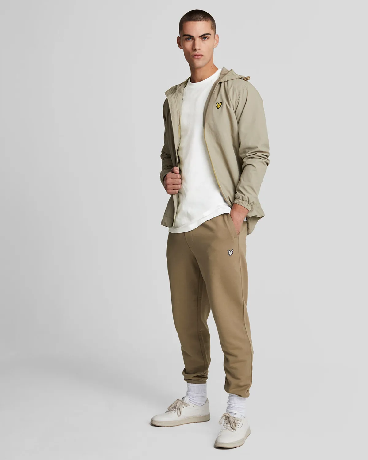 premium_tshirt_mit_rundhalsausschnitt_aus_baumwolle_1-2.webp Lyle & Scott Reframed | T-shirts<Premium T-Shirt mit Rundhalsausschnitt aus Baumwolle White