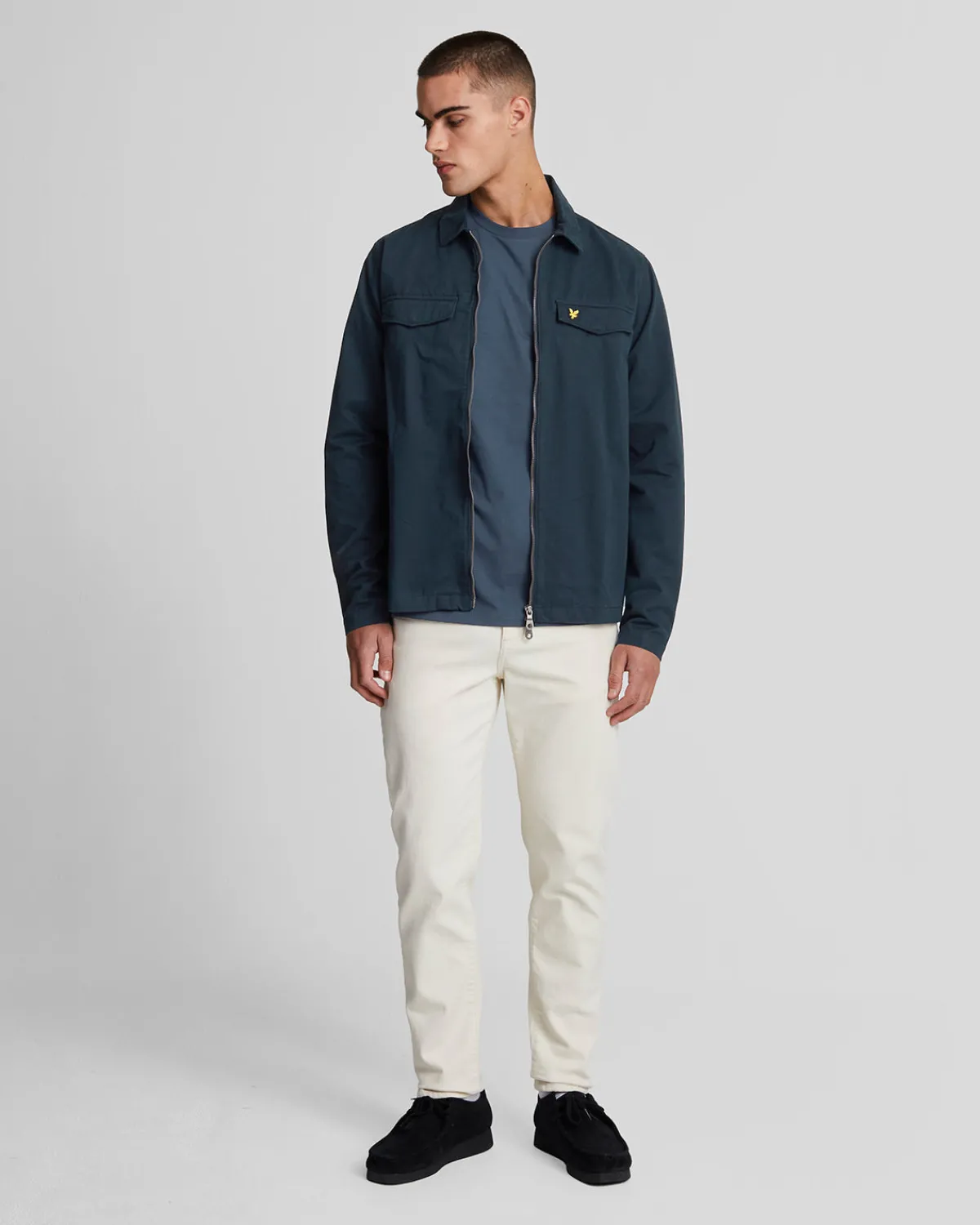 premium_tshirt_mit_rundhalsausschnitt_aus_baumwolle_1-3.webp Lyle & Scott Reframed | T-shirts<Premium T-Shirt mit Rundhalsausschnitt aus Baumwolle MidnightNavy