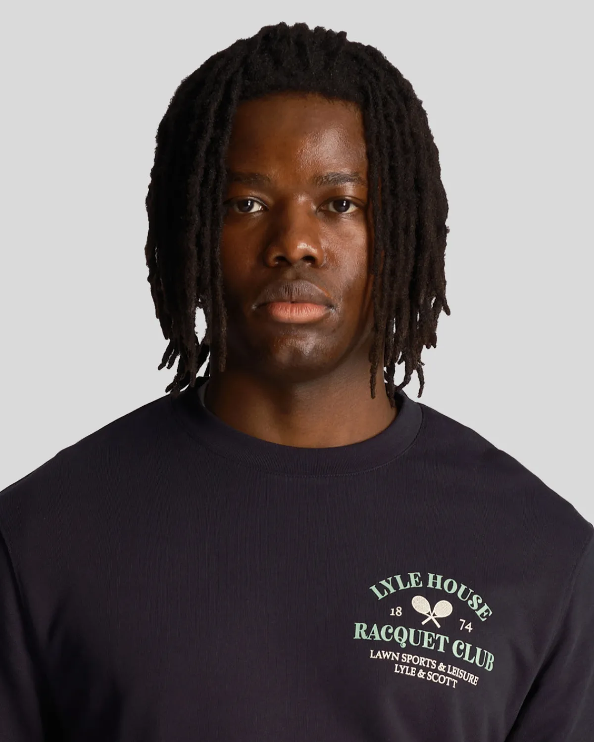 racquet_club_grafik_sweatshirt_3.webp Lyle & Scott Sweatshirts<Racquet Club Grafik Sweatshirt DunkleMarine