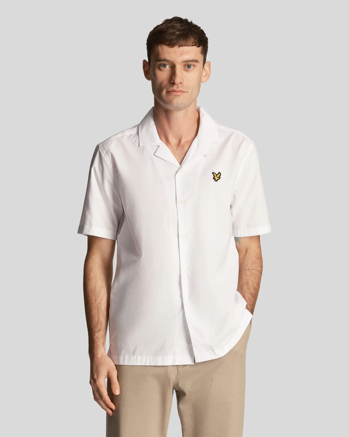 resort_rmel_aus_baumwollpopeline_0.webp Lyle & Scott Vermächtnis | Hemden<Resort Ärmel aus Baumwollpopeline Weiß