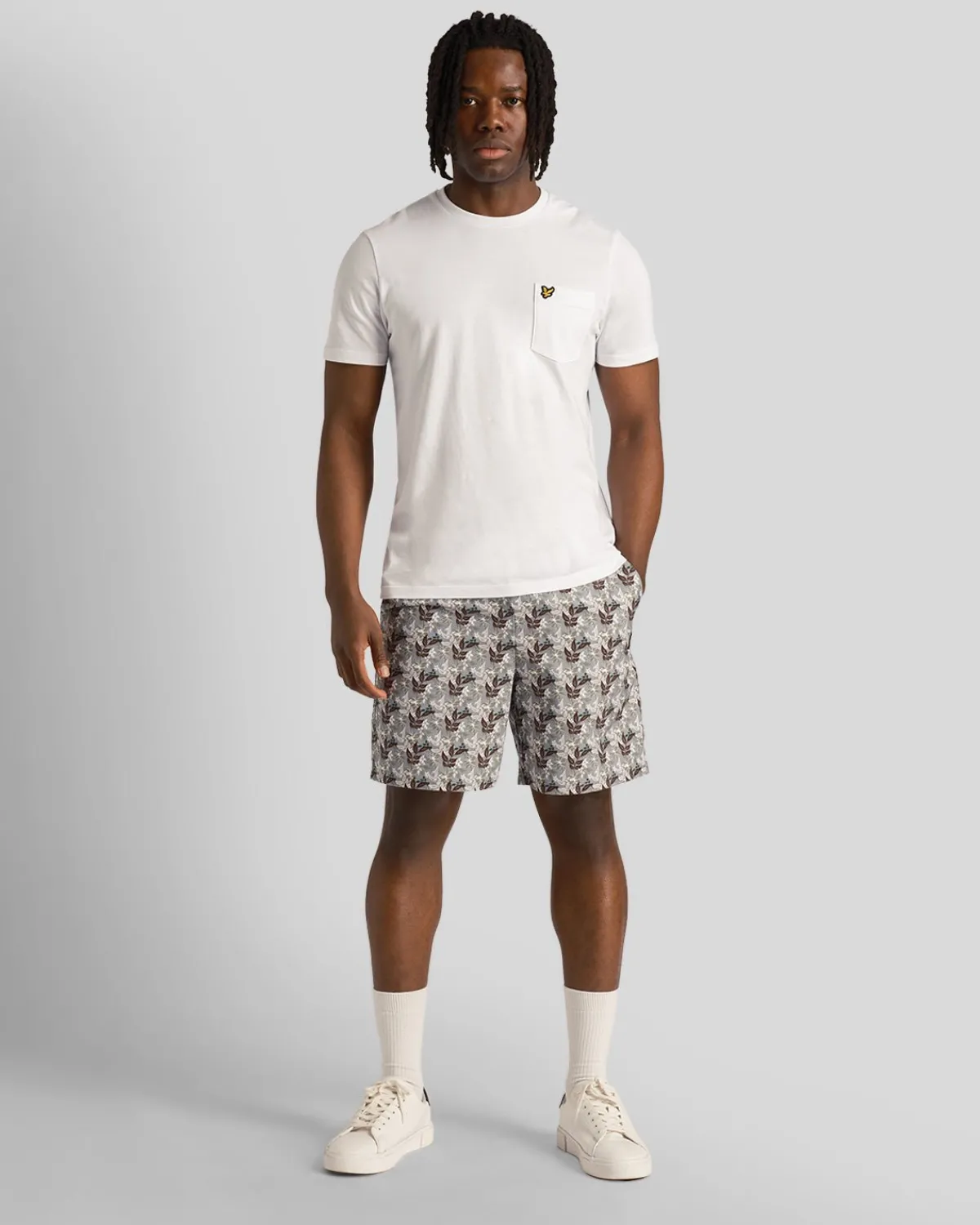 resort_shorts_mit_blumendruck_0.webp Lyle & Scott Kurze Hosen<Resort Shorts mit Blumendruck Gunmetal