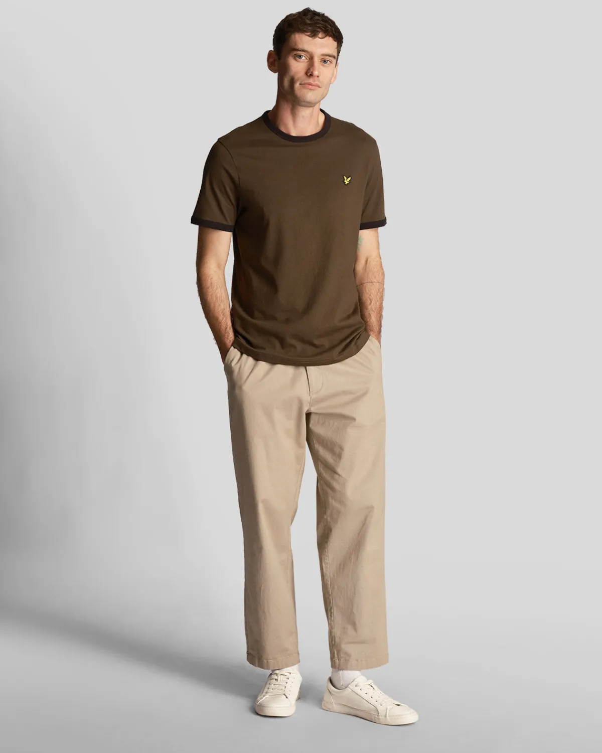 ringer_tshirt_1.webp Lyle & Scott T-shirts<Ringer T-Shirt Oliven-/Jetschwarz