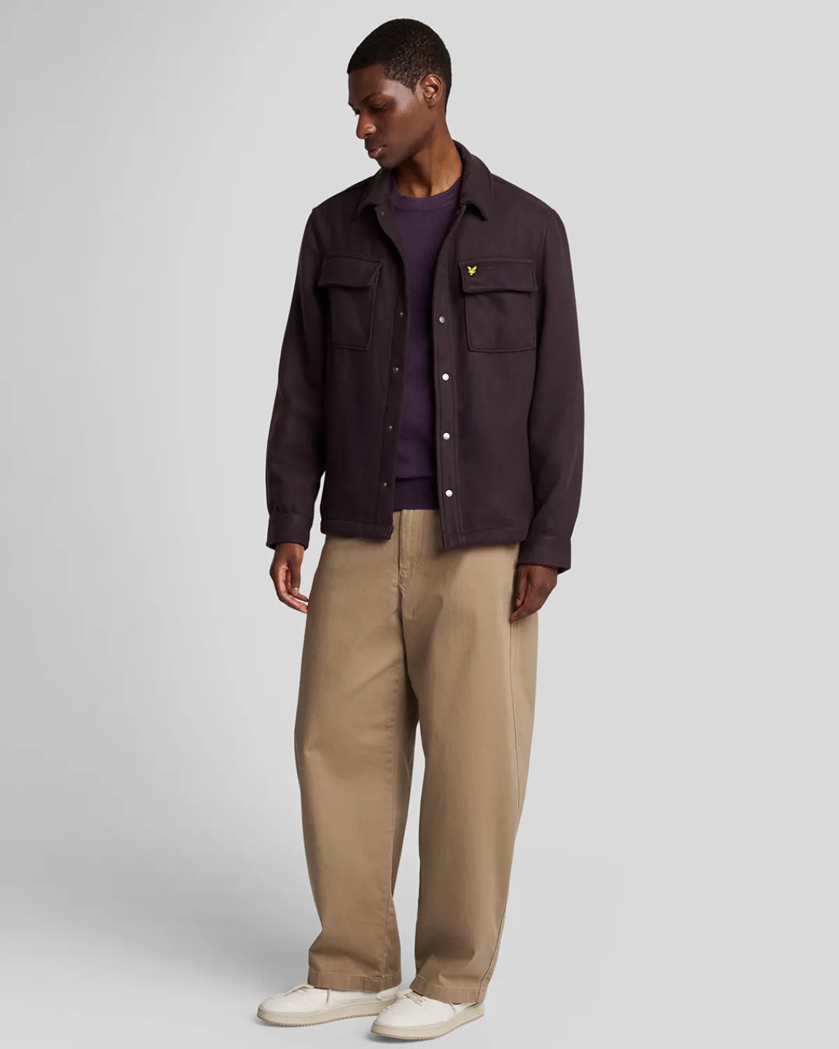 rundhalspullover_aus_baumwolle_und_merino_1-4.webp Lyle & Scott Pullover & Strickwaren<Rundhals-Pullover aus Baumwolle und Merino ThistleShadow