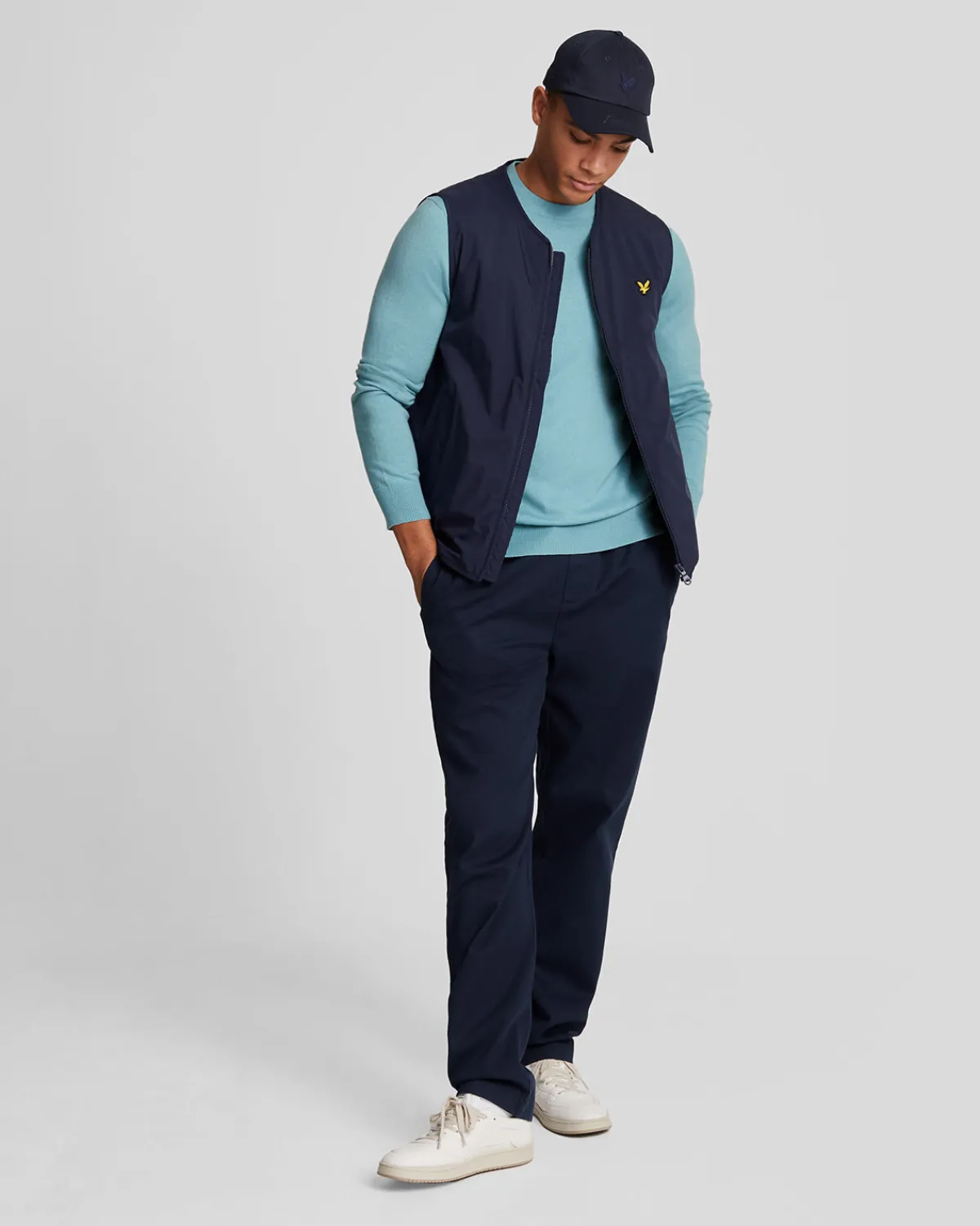 rundhalspullover_aus_baumwolle_und_merino_1.webp Lyle & Scott Vermächtnis | Pullover & Strickwaren<Rundhals-Pullover aus Baumwolle und Merino BlueSmoke