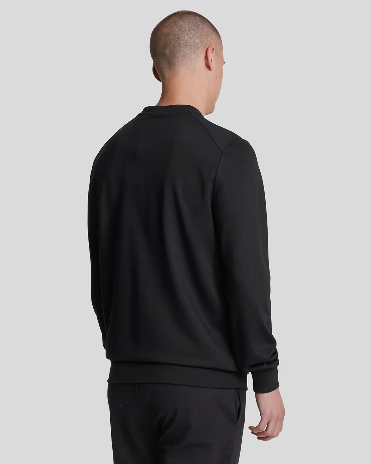 sport_rundhalsausschnitt_fly_fleece_sweatshirt_2-3.webp Lyle & Scott Sportbekleidung | Sweatshirts<Sport Rundhalsausschnitt Fly Fleece Sweatshirt Pechschwarz