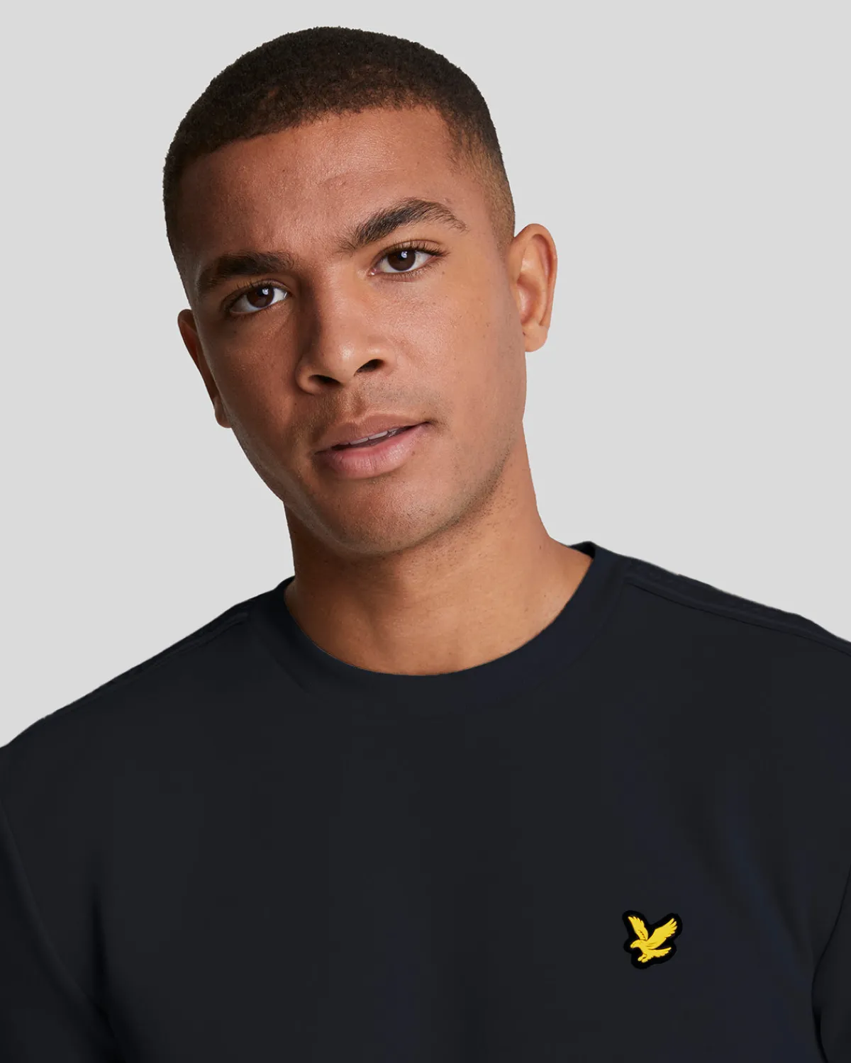 sport_tape_rundhalsausschnitt_sweatshirt_3.webp Lyle & Scott Sportbekleidung | Sweatshirts<Sport Tape Rundhalsausschnitt Sweatshirt DarkNavy