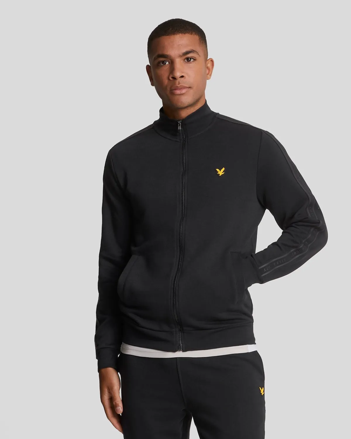 sport_tape_track_top_0.webp Lyle & Scott Sportbekleidung | Mäntel & Jacken<Sport Tape Track Top JetBlack