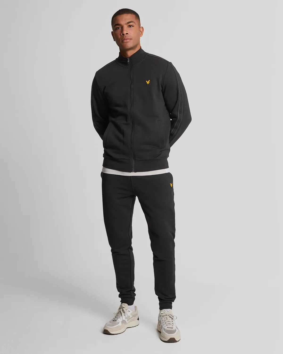 sport_tape_trainingshose_0-1.webp Lyle & Scott Sportbekleidung | Jogger<Sport Tape Trainingshose JetBlack