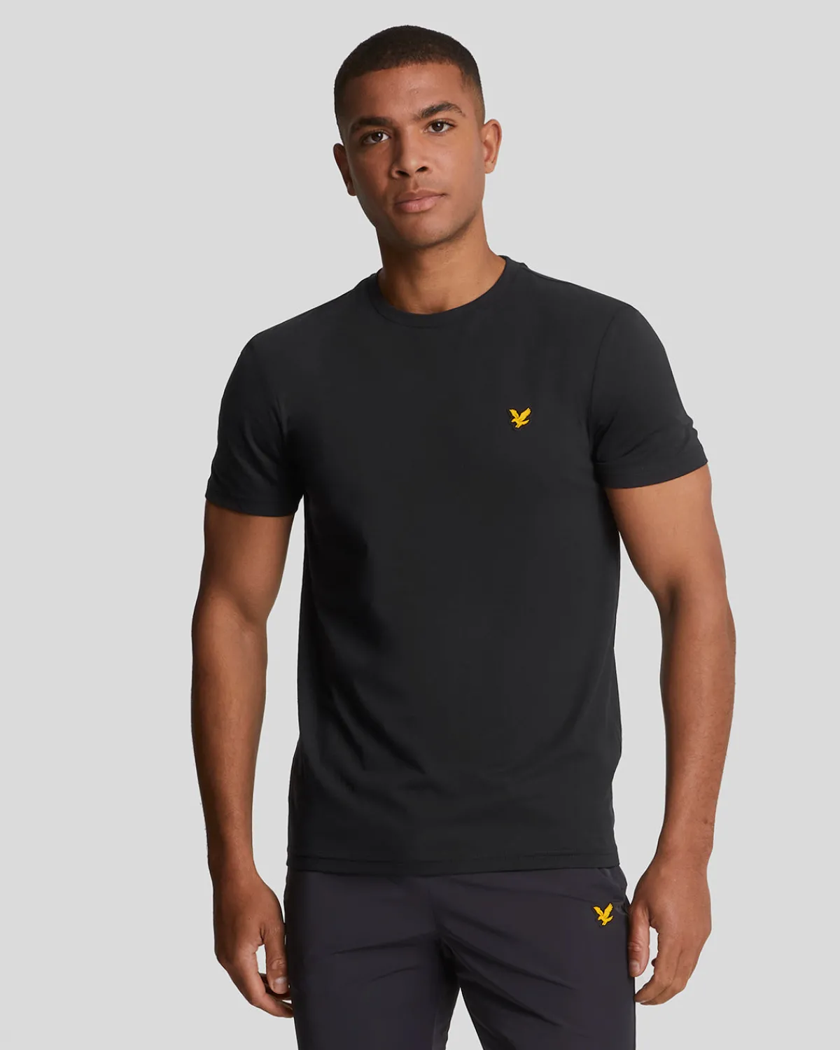 sportliches_martin_tshirt_mit_kurzen_rmeln_0-6.webp Lyle & Scott Sportbekleidung | T-shirts<Sportliches Martin T-Shirt mit kurzen Ärmeln Pechschwarz