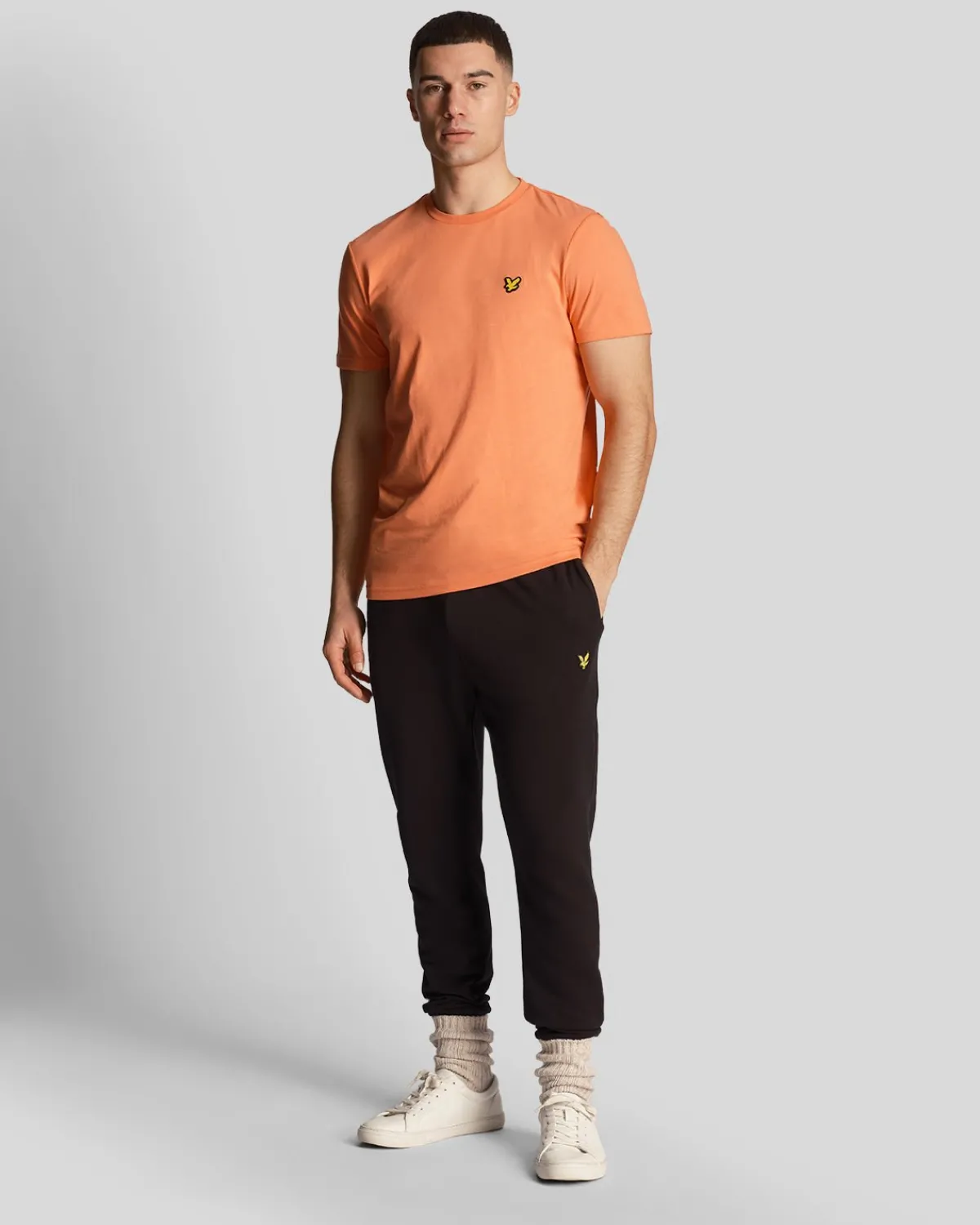 sportliches_martin_tshirt_mit_kurzen_rmeln_1-2.webp Lyle & Scott Sportbekleidung | T-shirts<Sportliches Martin T-Shirt mit kurzen Ärmeln KursKoralle