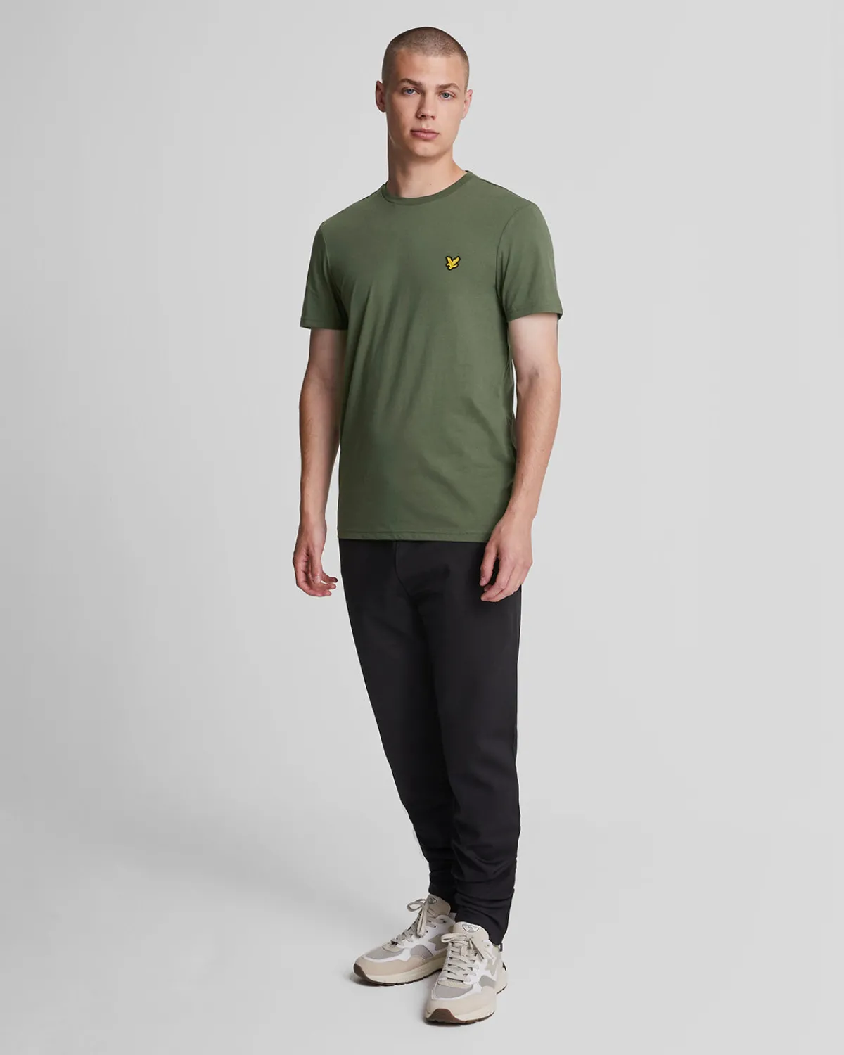 sportliches_martin_tshirt_mit_kurzen_rmeln_1-7.webp Lyle & Scott Sportbekleidung | T-shirts<Sportliches Martin T-Shirt mit kurzen Ärmeln Kaktusgrün