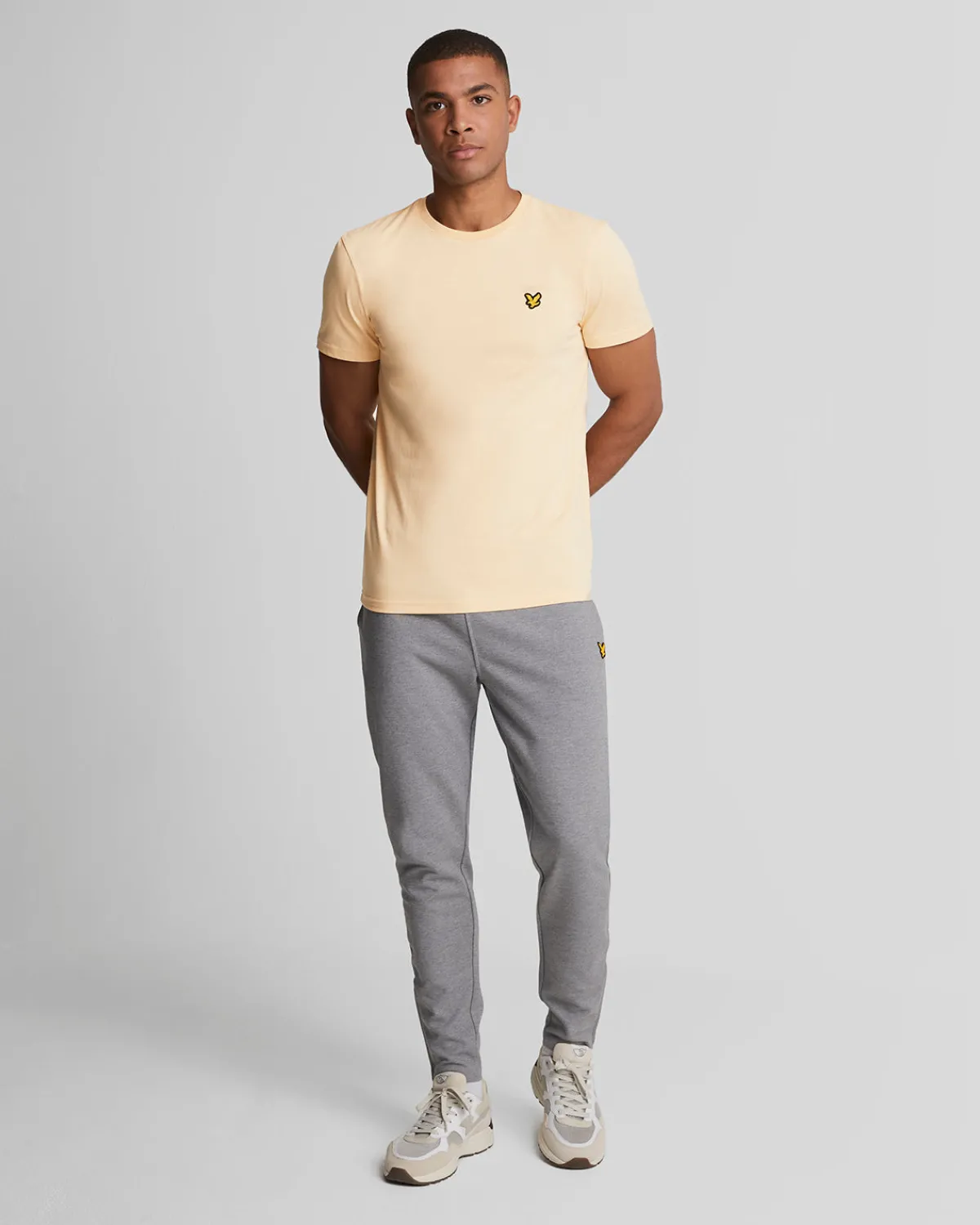 sportliches_martin_tshirt_mit_kurzen_rmeln_1-8.webp Lyle & Scott Sportbekleidung | T-shirts<Sportliches Martin T-Shirt mit kurzen Ärmeln Sanddüne