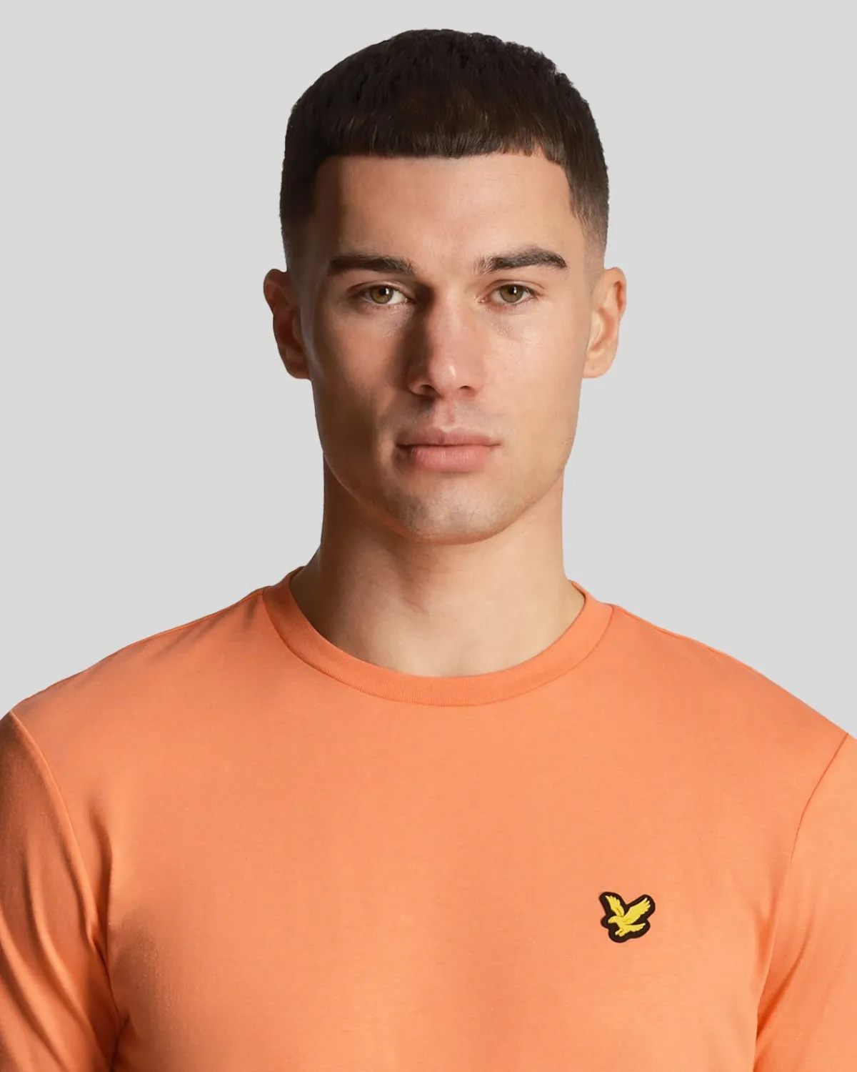 sportliches_martin_tshirt_mit_kurzen_rmeln_3-2.webp Lyle & Scott Sportbekleidung | T-shirts<Sportliches Martin T-Shirt mit kurzen Ärmeln KursKoralle