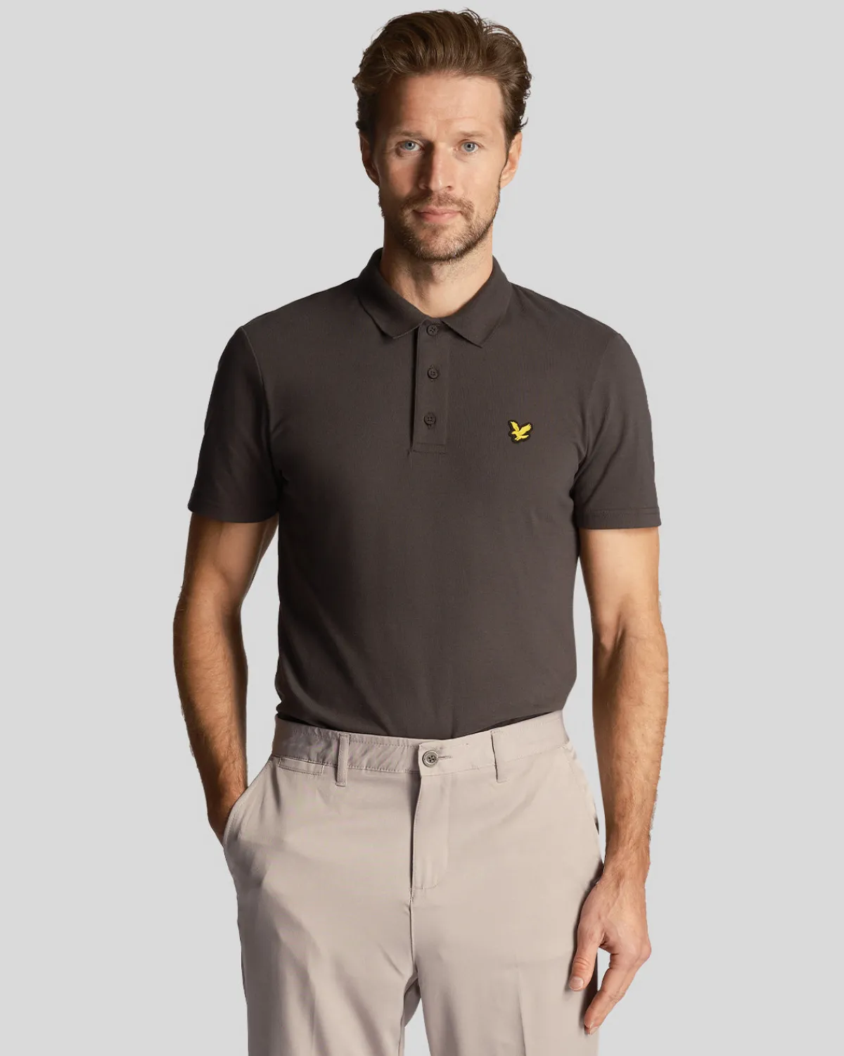 sportliches_polohemd_mit_kurzen_rmeln_0.webp Lyle & Scott Sportbekleidung | Polohemden<Sportliches Polohemd mit kurzen Ärmeln Graphit