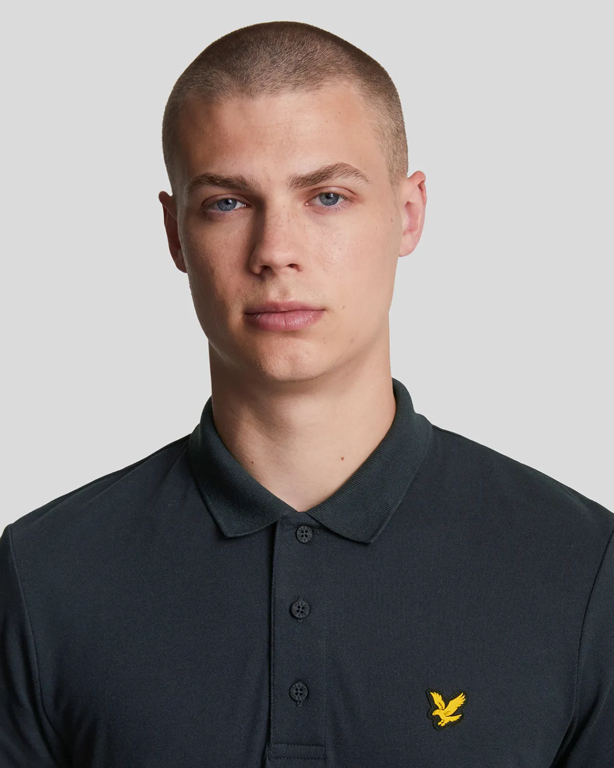 sportliches_polohemd_mit_kurzen_rmeln_3-1.webp Lyle & Scott Sportbekleidung | Polohemden<Sportliches Polohemd mit kurzen Ärmeln DunkleMarine