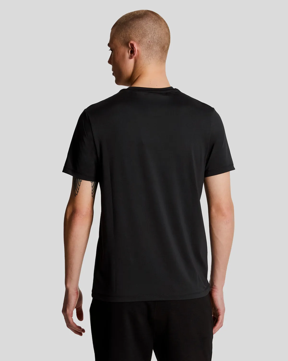 sportliches_schulter_tshirt_mit_branding_2.webp Lyle & Scott Sportbekleidung<Sportliches Schulter T-Shirt mit Branding Pechschwarz