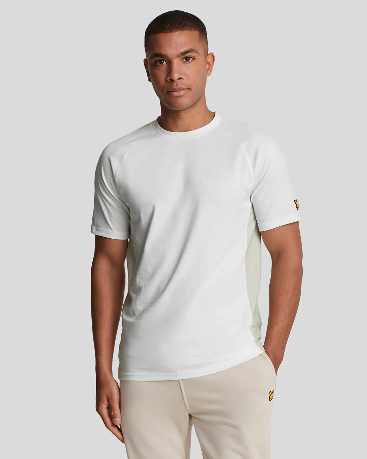 sports_colour_block_core_tshirt_0-2.webp Lyle & Scott Sportbekleidung | T-shirts<Sports Colour Block Core T-Shirt White/Pebble