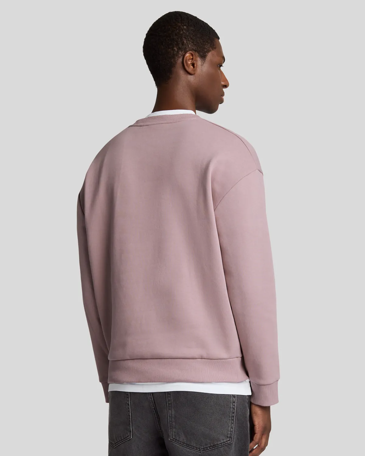 sweatshirt_mit_rundhalsausschnitt_in_bergre_2.webp Lyle & Scott Vermächtnis | Sweatshirts<Sweatshirt mit Rundhalsausschnitt in Übergröße FieldThistle