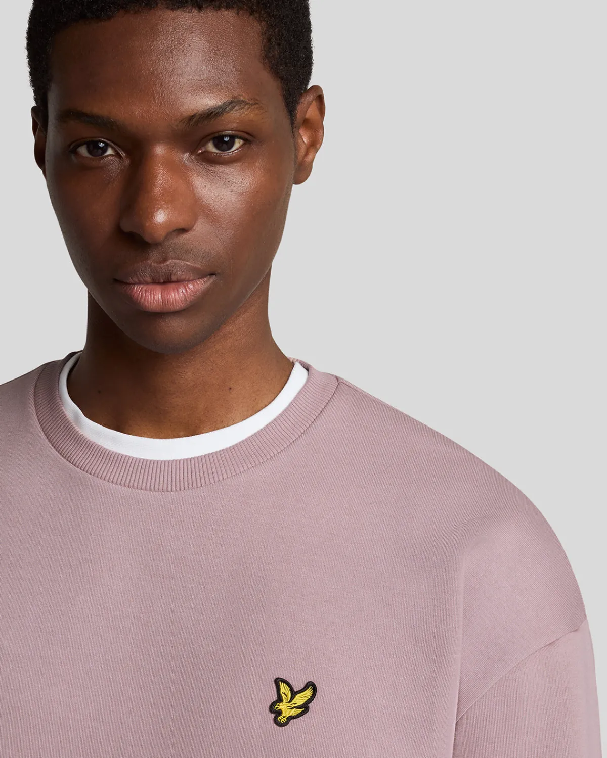 sweatshirt_mit_rundhalsausschnitt_in_bergre_3.webp Lyle & Scott Vermächtnis | Sweatshirts<Sweatshirt mit Rundhalsausschnitt in Übergröße FieldThistle