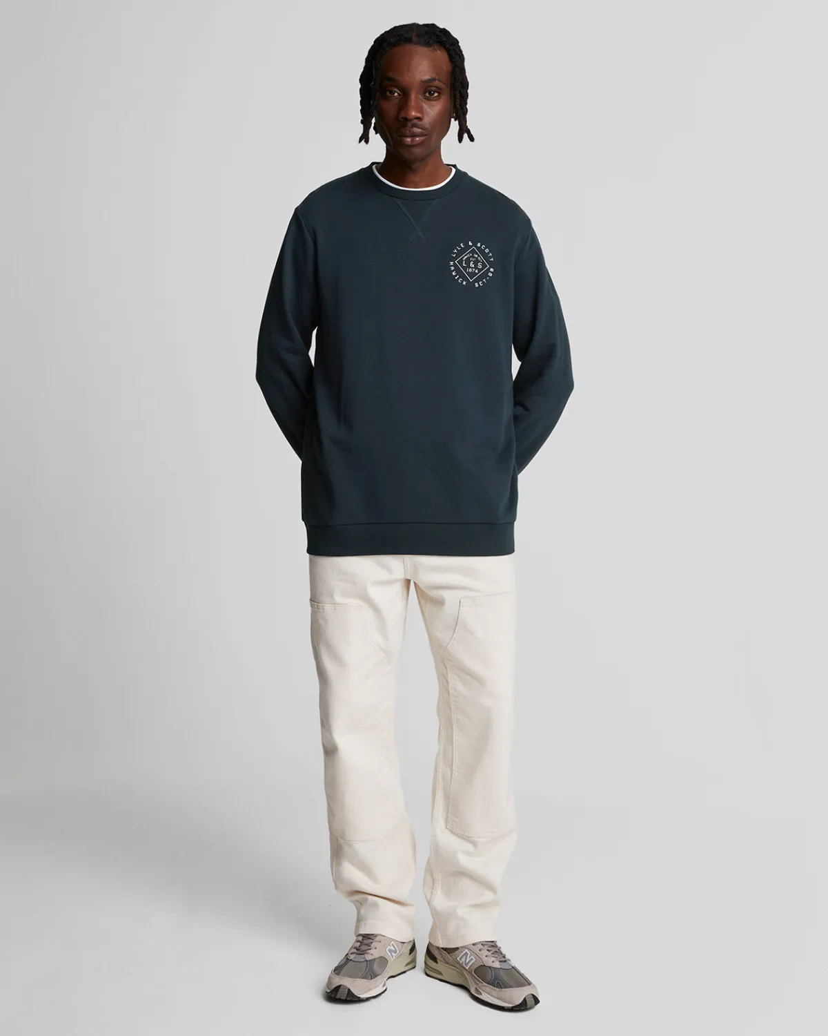 sweatshirt_mit_rundhalsausschnitt_und_stempel_1-1.webp Lyle & Scott Sweatshirts<Sweatshirt mit Rundhalsausschnitt und Stempel DarkNavy