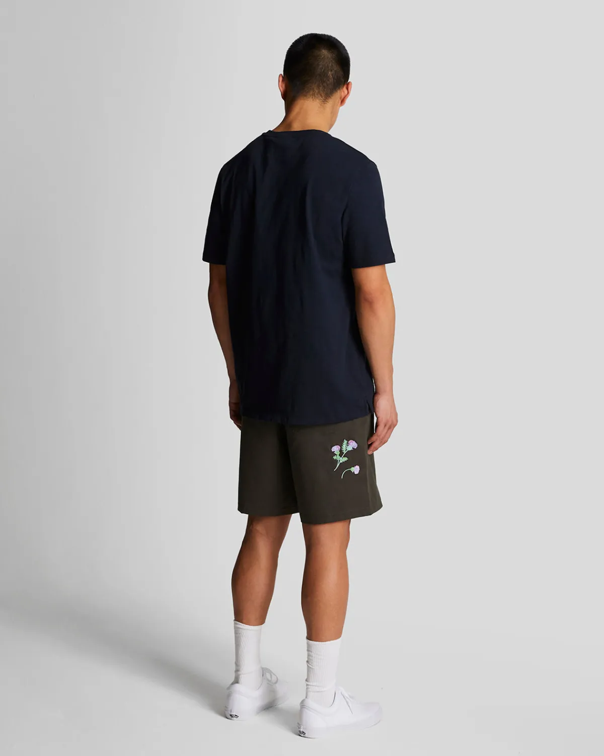 thistle_club_bestickte_shorts_2.webp Lyle & Scott Drehbuchsticke | Kurze Hosen<Thistle Club Bestickte Shorts Gunmetal