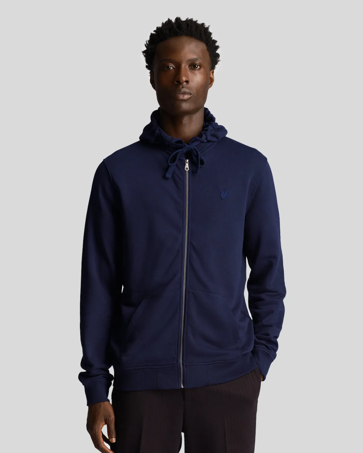 tonal_eagle_kapuzenpullover_mit_reiverschluss_0.webp Lyle & Scott Kapuzenpullover<Tonal Eagle Kapuzenpullover mit Reißverschluss DunkleMarine