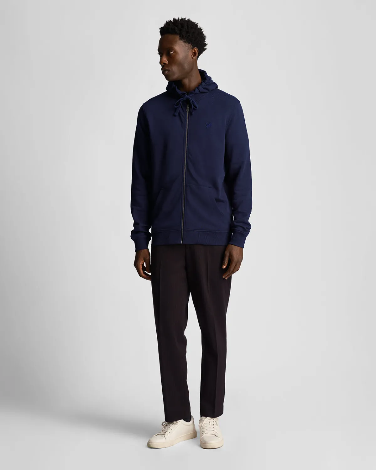 tonal_eagle_kapuzenpullover_mit_reiverschluss_1.webp Lyle & Scott Kapuzenpullover<Tonal Eagle Kapuzenpullover mit Reißverschluss DunkleMarine
