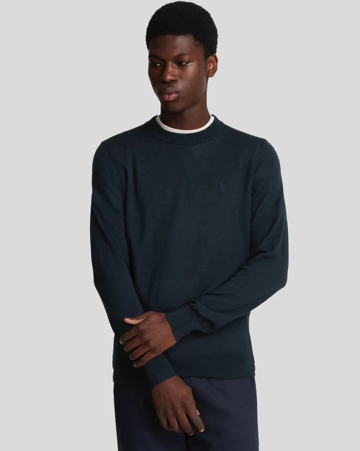 tonal_eagle_merino_rundhalspullover_0-3.webp Lyle & Scott Reframed | Pullover & Strickwaren<Tonal Eagle Merino Rundhals-Pullover DarkNavy