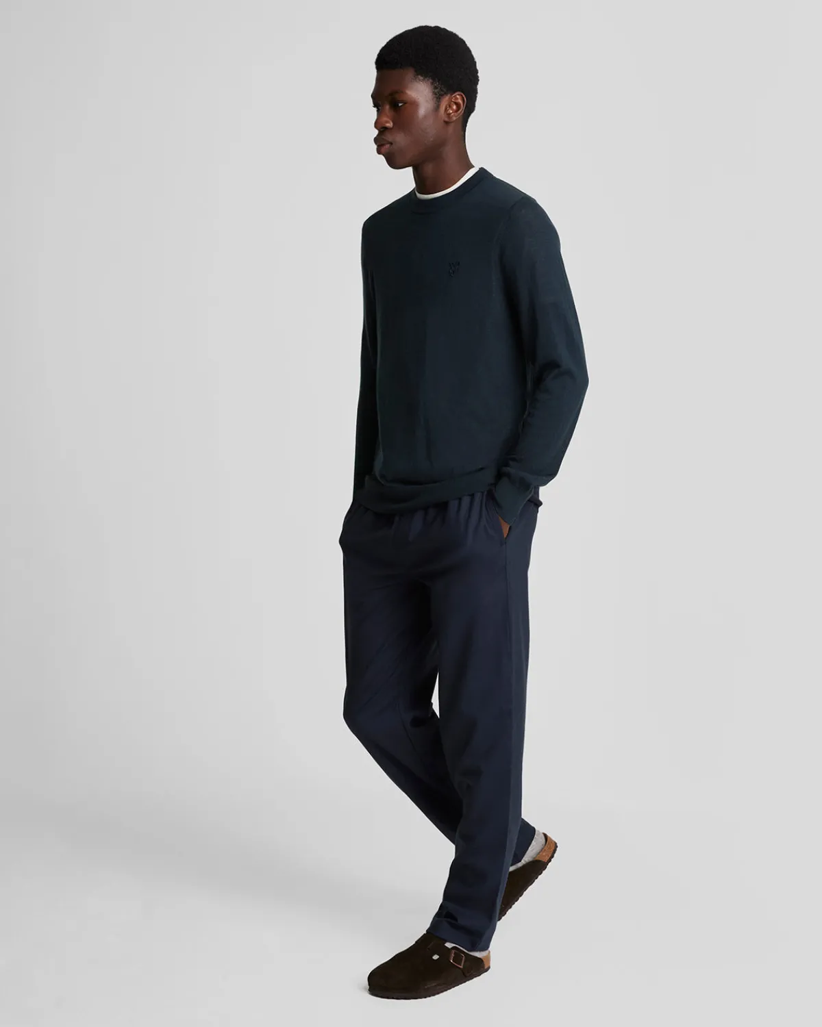 tonal_eagle_merino_rundhalspullover_1-3.webp Lyle & Scott Reframed | Pullover & Strickwaren<Tonal Eagle Merino Rundhals-Pullover DarkNavy