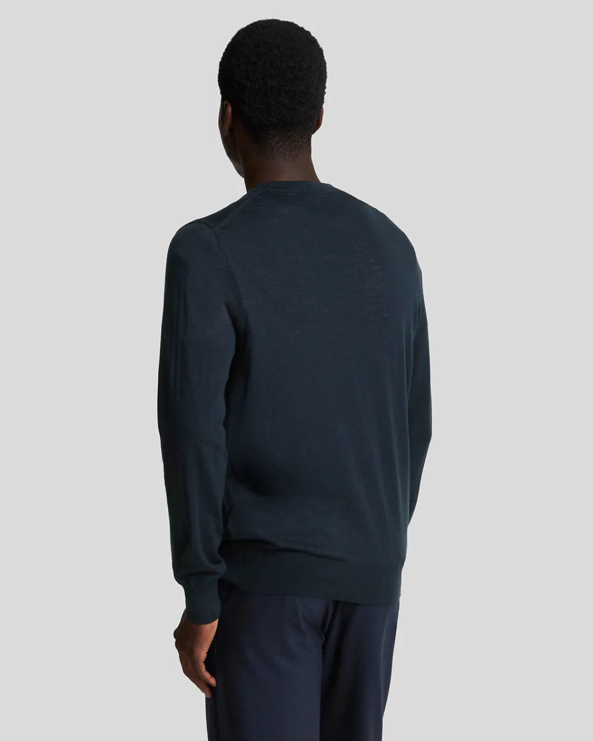 tonal_eagle_merino_rundhalspullover_2-3.webp Lyle & Scott Reframed | Pullover & Strickwaren<Tonal Eagle Merino Rundhals-Pullover DarkNavy